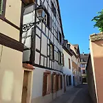 Les Colombages 公寓 *